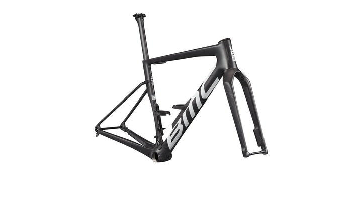 Kaius 01 de carbono con ruteo oculto